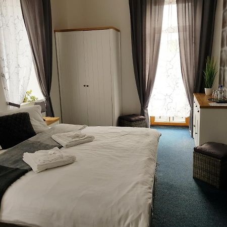 Hotel Camelot ติซา ภายนอก รูปภาพ