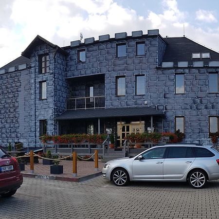 Hotel Camelot ติซา ภายนอก รูปภาพ