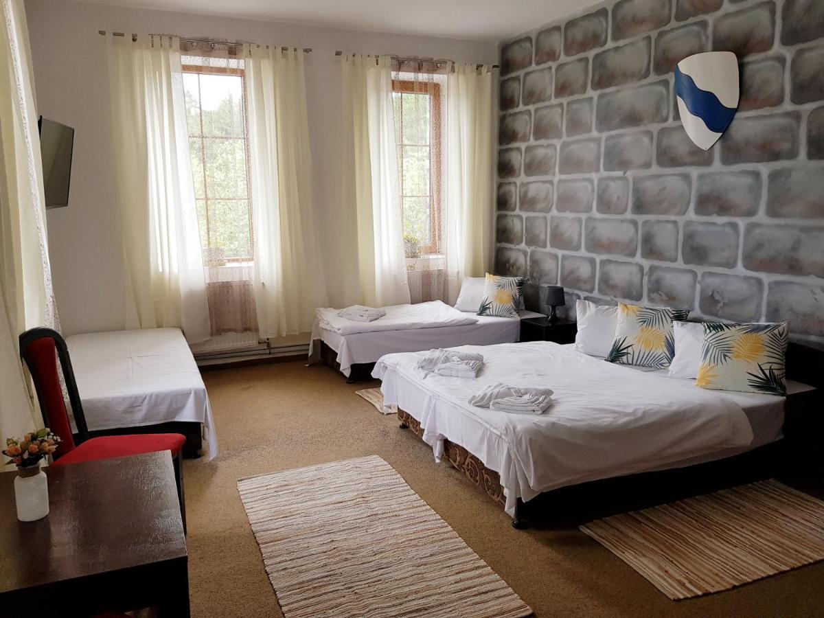 Hotel Camelot ติซา ภายนอก รูปภาพ