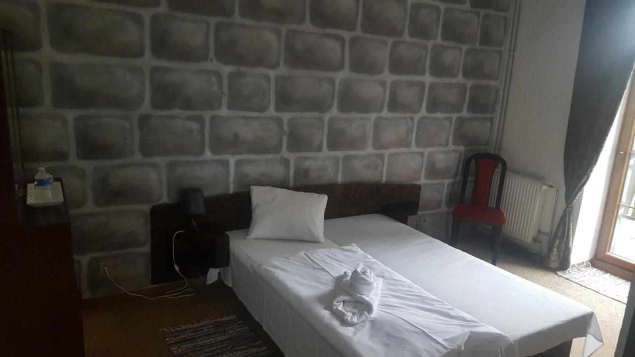 Hotel Camelot ติซา ภายนอก รูปภาพ