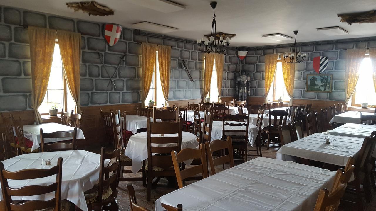 Hotel Camelot ติซา ภายนอก รูปภาพ