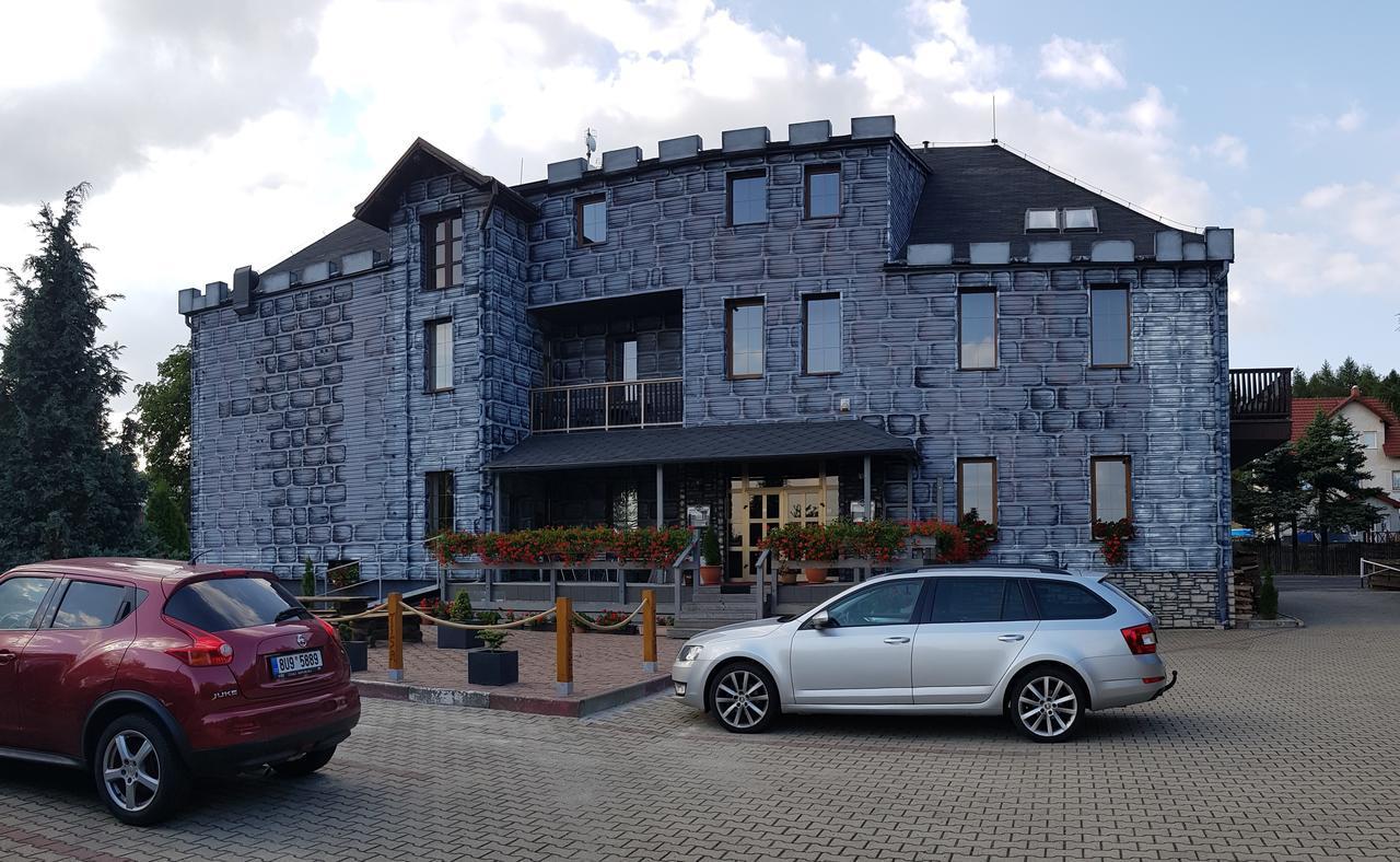 Hotel Camelot ติซา ภายนอก รูปภาพ