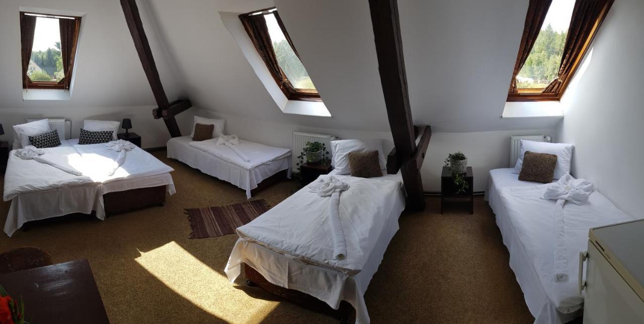 Hotel Camelot ติซา ภายนอก รูปภาพ